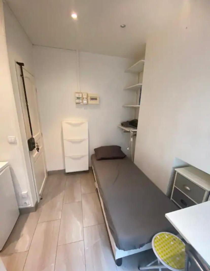 Small Studio Near Eiffel Tower ปารีส ภายนอก รูปภาพ
