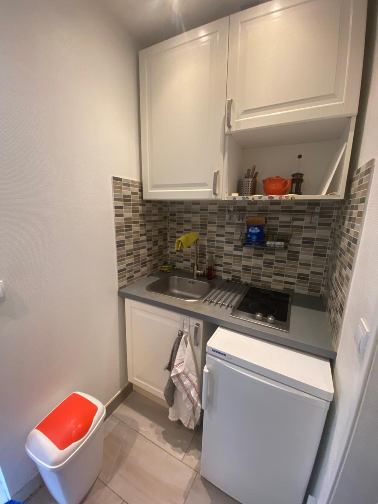 Small Studio Near Eiffel Tower ปารีส ภายนอก รูปภาพ
